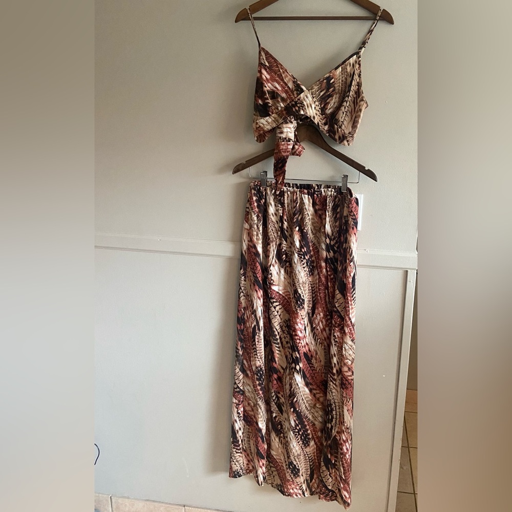 🌸 SHEIN 🌸 two piece skirt set - Picture 3 of 10